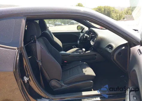 2015 Dodge Challenger R/T z USA, uszkodzony, nr VIN 2C3CDZAT9FH737320